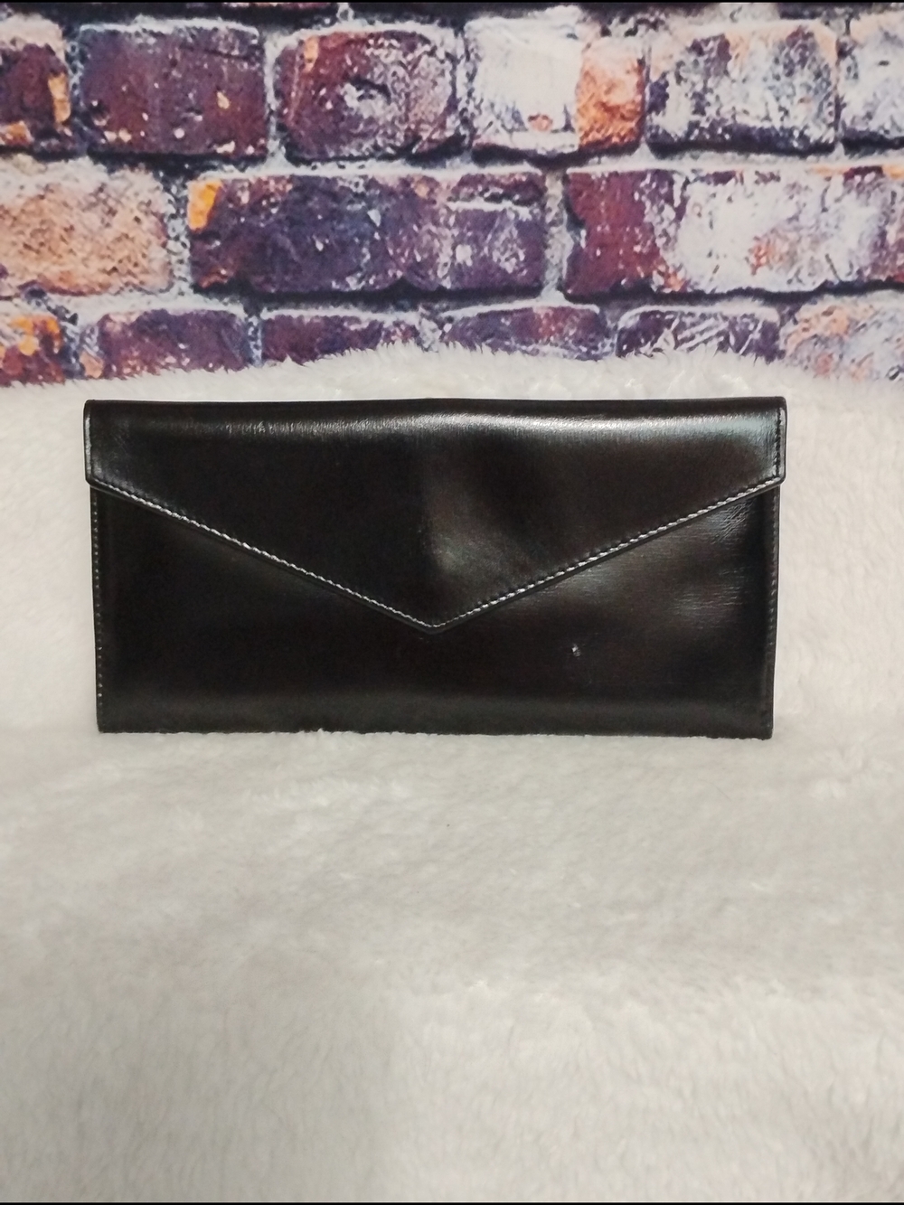 Vintage Gucci Leather " Hand of Gucci"  Clasp Wallet  Circa 1970s - Picture 2 of 15